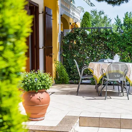 Apartment For A And Cosy A2 Zadar