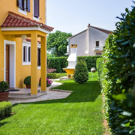 For A And Cosy A2 Apartment Zadar