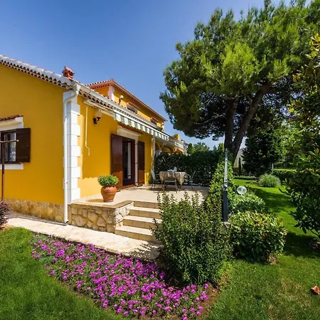 Apartment For A And Cosy A2 *